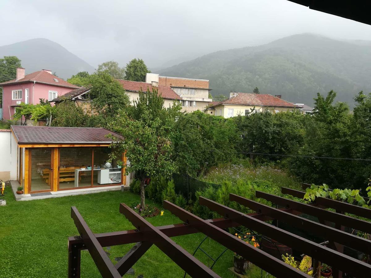 Guest House Vasilena Saparewa Banja Exterior foto